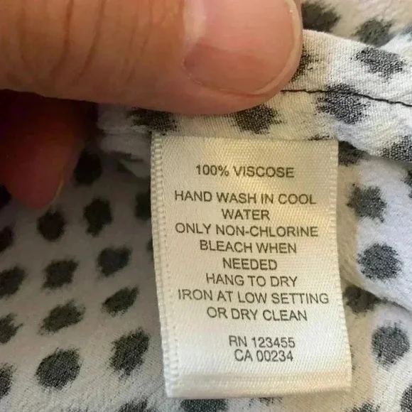 Lord & Taylor,  light, airy and flowing tunic, white with black pattern and trim - Picture 7 of 10